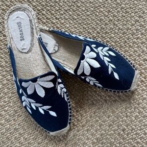 Soludos Slip-On Espadrille Navy & White Embroidered Size 8.5